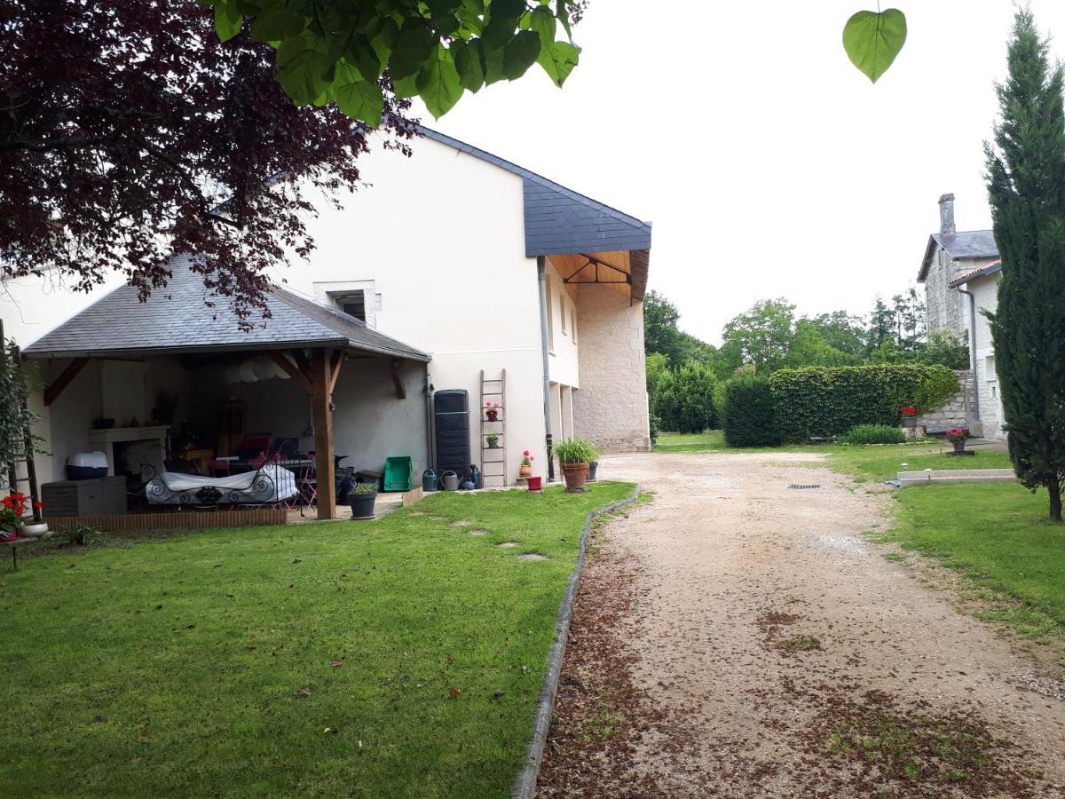 Gite Amanala Poitou Saint-Genest-d'Ambiere Exterior photo