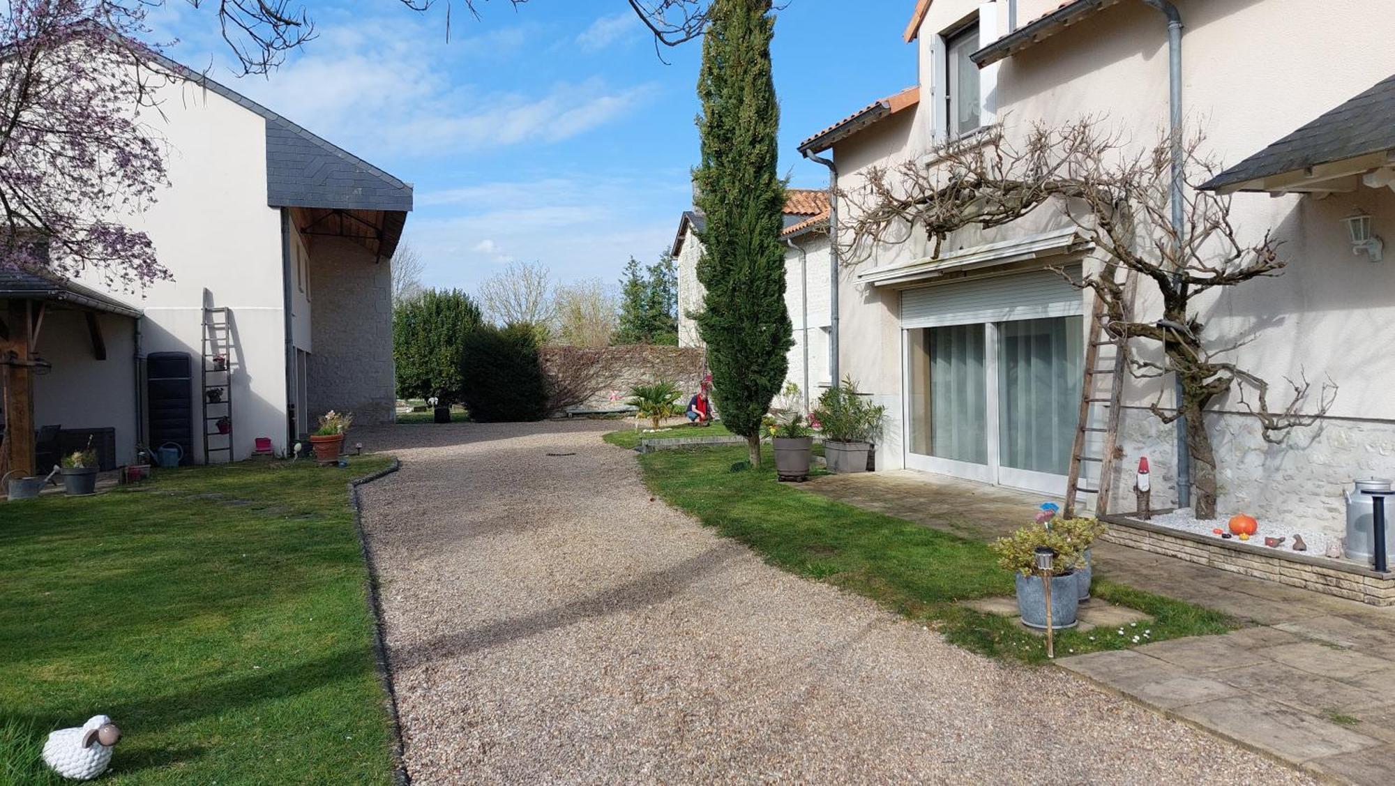 Gite Amanala Poitou Saint-Genest-d'Ambiere Exterior photo